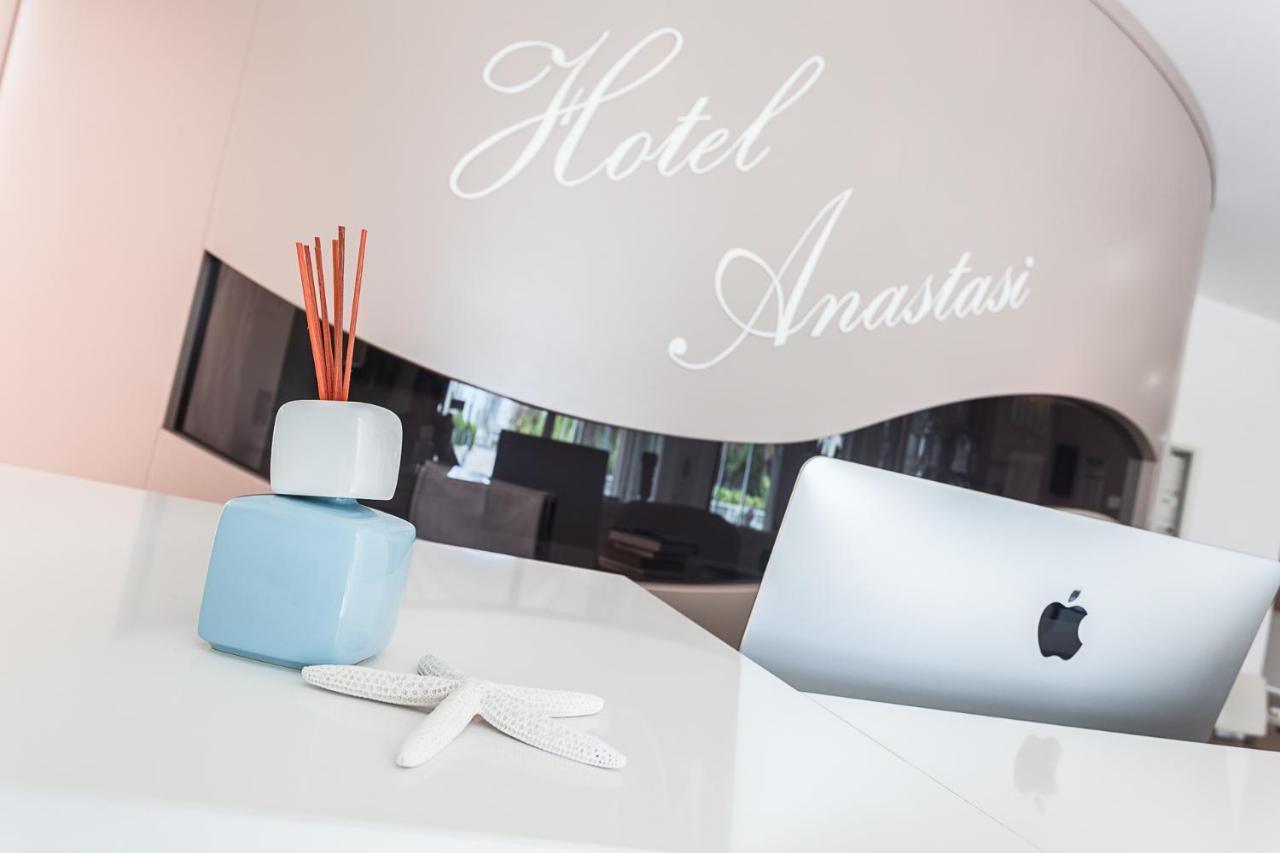 Anastasi Hotel E Residence Червия Экстерьер фото