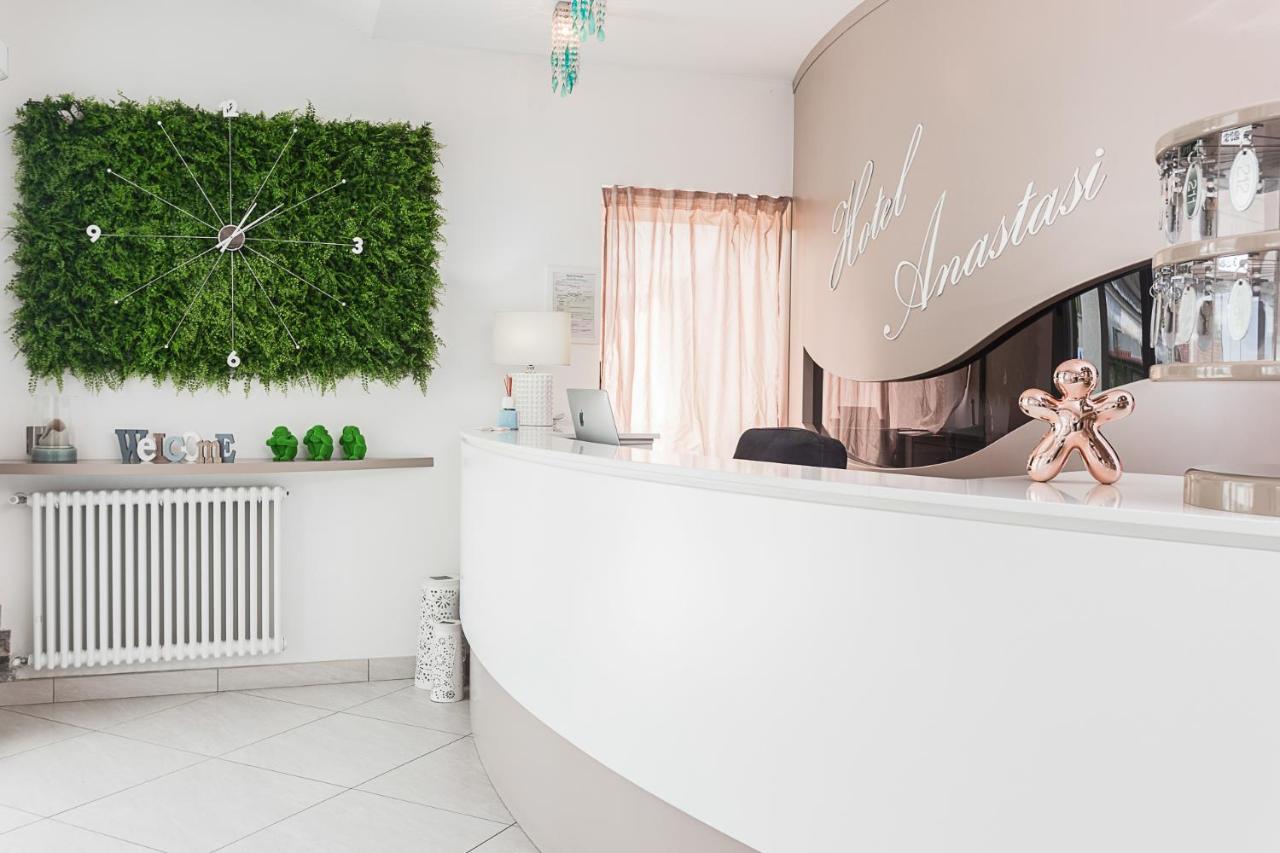 Anastasi Hotel E Residence Червия Экстерьер фото