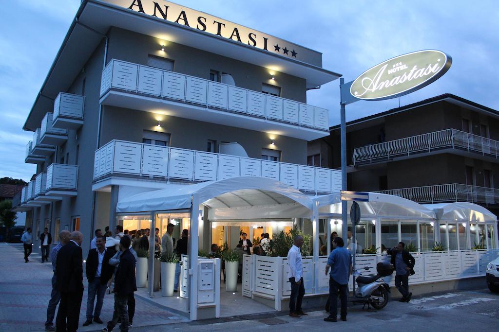 Anastasi Hotel E Residence Червия Экстерьер фото