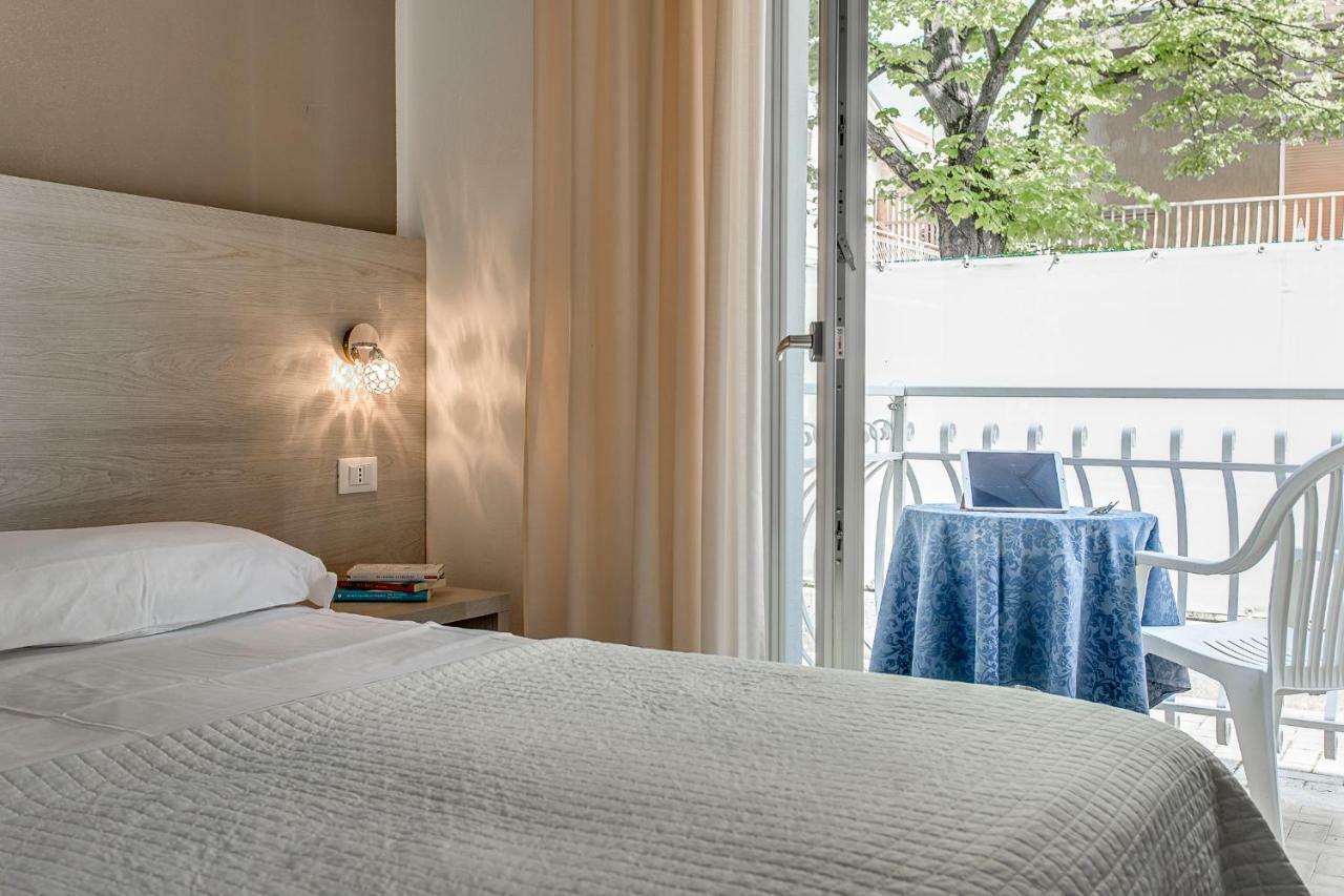 Anastasi Hotel E Residence Червия Экстерьер фото